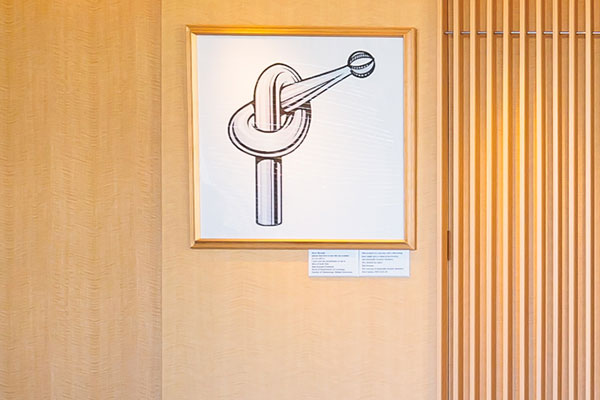 待合室に掲示した「ノードリル（削らない）」のイラスト。予防歯科の第一人者であるスウェーデン・マルメ大学のダン エリクソン教授の作品です。